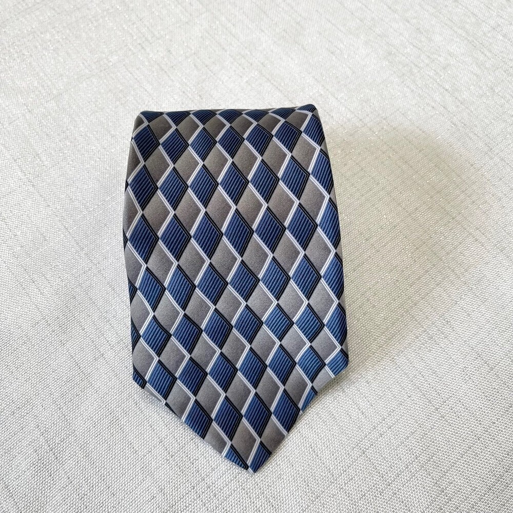 STAFFORD Men 100% Silk Tie.